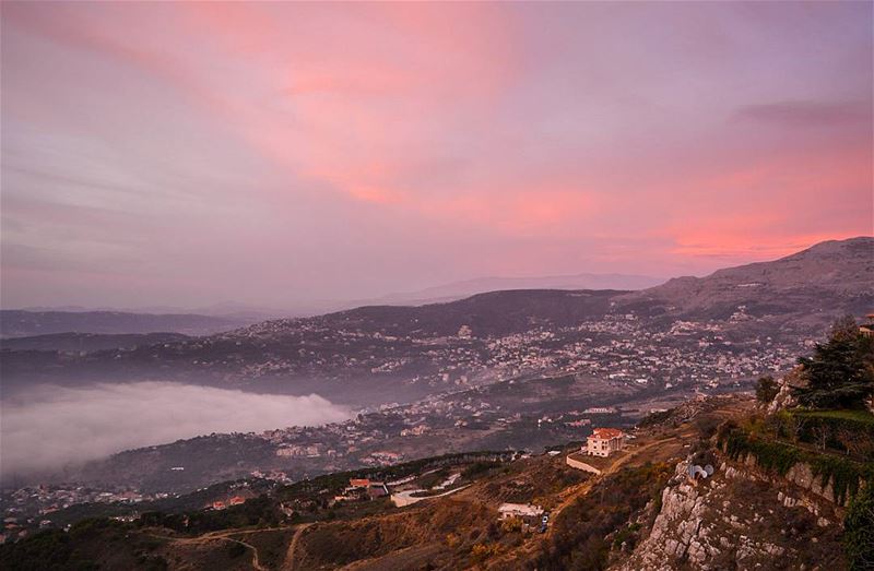 .Magical sunset colors | Sawfar, Lebanon | Good afternoon dear IGers and... (Sawfar, Mont-Liban, Lebanon)