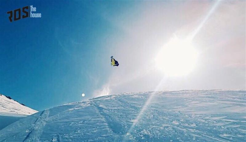 Major air goals for your morning appetite 😋@rudy.antonios.... (Mzaar Kfardebian Ski Resort)