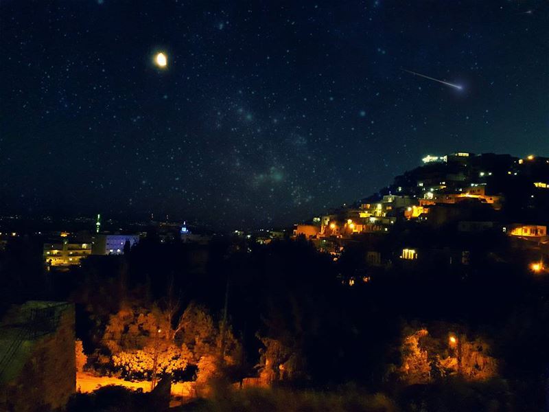 Make a wish. meteor  LiveLoveLebanon LiveLoveBekaa ............. (Qabb Ilyas, Béqaa, Lebanon)