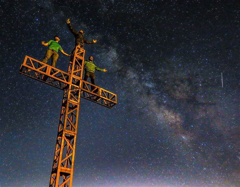 Make a wish 💫✨ perseids  shootingstars  milkyway  cross  summer night ... (Mzaar Kfardebian)