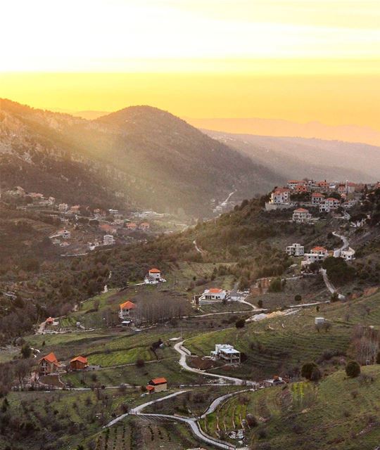 Make every sunset count 🌄.... sunset  mountain  peak  valley  hiking... (Qnât, Liban-Nord, Lebanon)