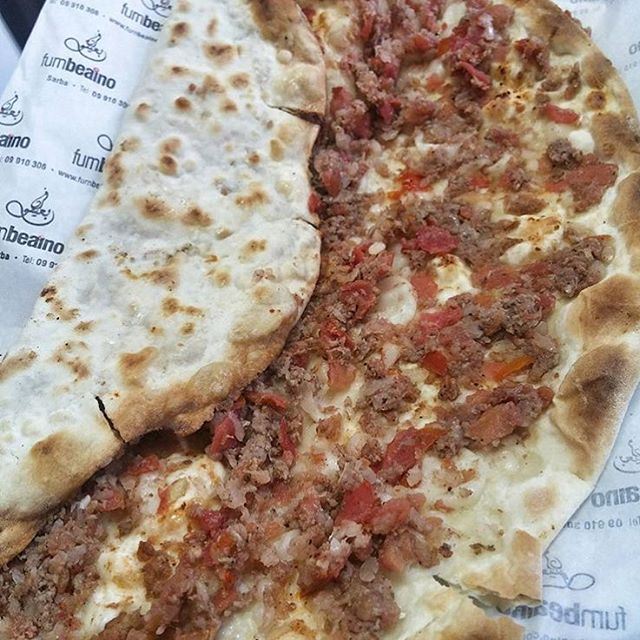Make sure to pass by @furnbeaino and enjoy their tasteful Lahm Baajin  (Furn Beaino)