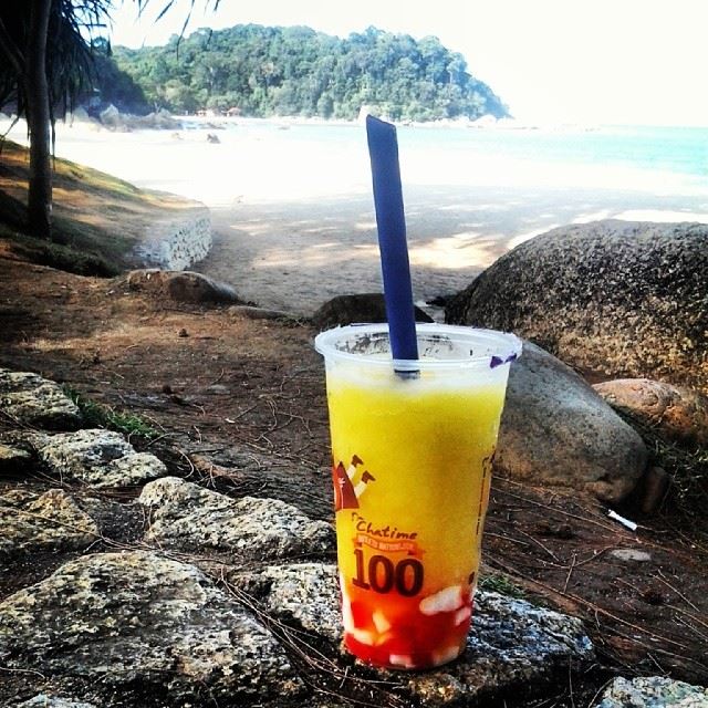 Malaysia, the colorful country...the best passion fruit juice ever!!!! ...