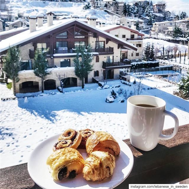 Man behöver verkligen en semester ❤️By: @framewithaview ... (Faraya, Mont-Liban, Lebanon)