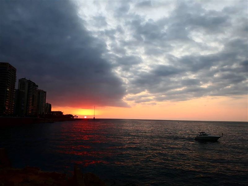  manara  beirut  downtown  sunset  horizon  skyporn  goldenhour ... (Manara Beirut)
