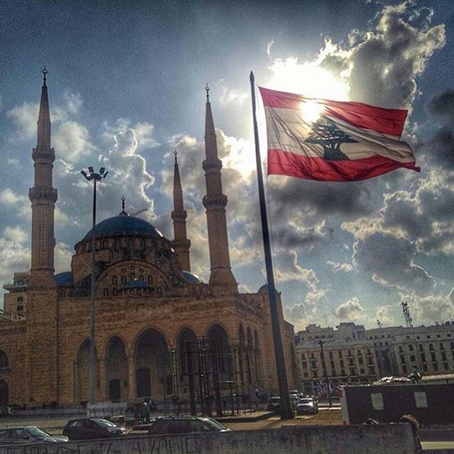 May the magic of this Eid brings lots of happiness in your life, may you celebrate it with all your friends and families and may it fills your hearts with love and peace. Eid Moubarak everyone🌙 (Down Town Beyrouth)