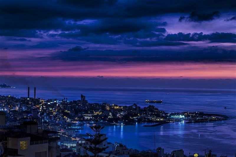 Maybe the city isn't so bad, sometimes. 🌌 cityscape ... (Jounieh Bay)