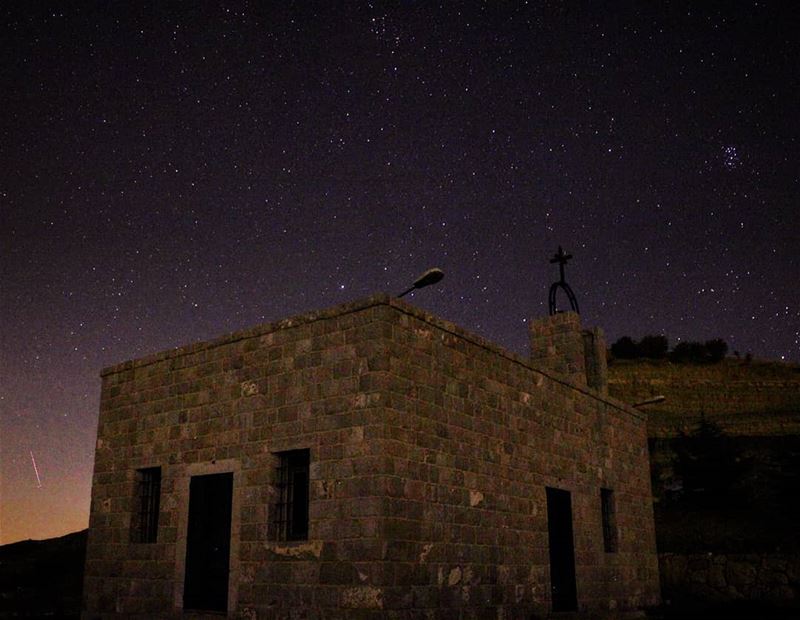 Meet me at midnight & make a wish ☄.. nightphotography  canon  church ... (Wata' Al Jawz, Mont-Liban, Lebanon)