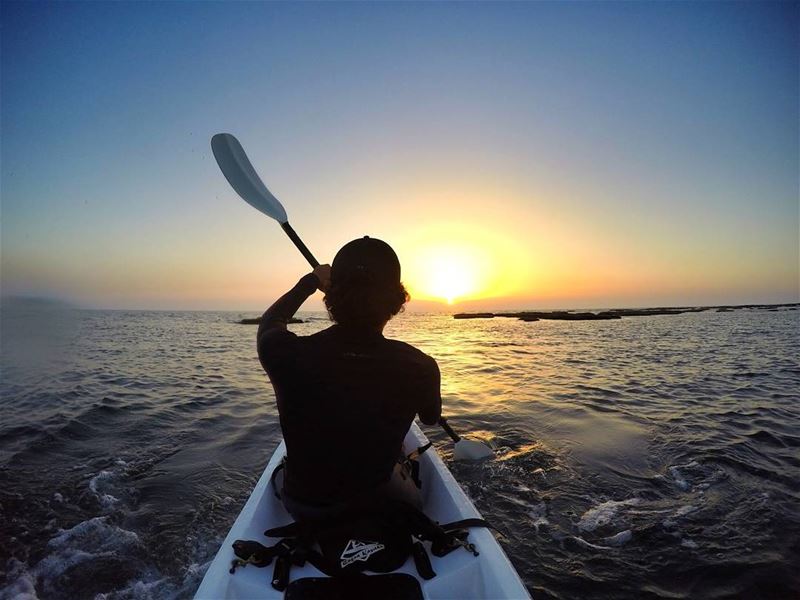 Meet me where the sky touches the sea.🌅  kayaking  sunset  mikesport ... (Batroûn)