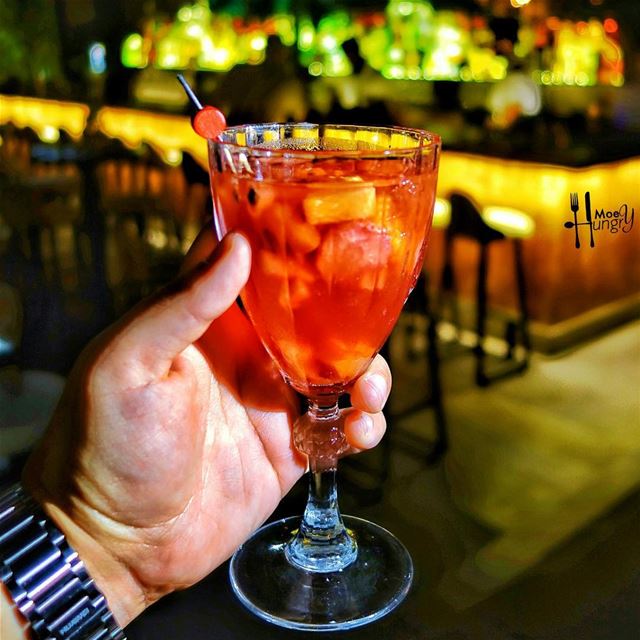 Meet us on the roof tonight!!Photo credits: @hungrymoey ...Cheers🍹For... (Jackieo)