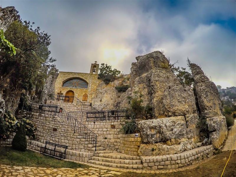 Memorial church of the lebanese Christian resistance special forces... (غابة الشهيد، طبرية، رعشين)