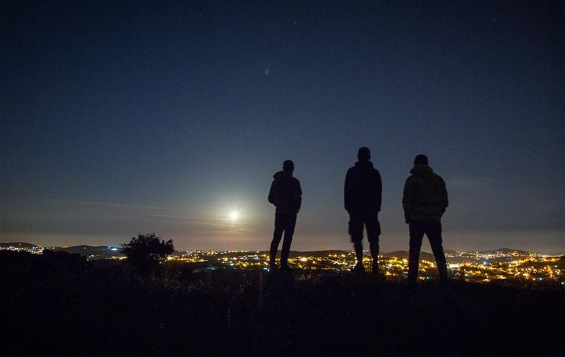 Men in black......@night_shooters @nightphotography @natgeo @addicte (Jabal el Bâroûk)