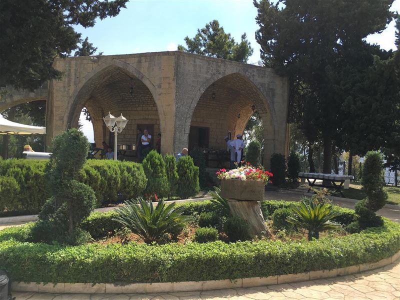 Menchiyyeh Garden 🌸🌳⠀⠀⠀⠀ ⠀⠀⠀⠀⠀⠀⠀⠀⠀⠀⠀⠀⠀⠀⠀⠀⠀⠀⠀⠀⠀⠀⠀⠀⠀⠀⠀⠀⠀⠀⠀⠀ kulturoscope... (Dayr Al Qamar, Mont-Liban, Lebanon)