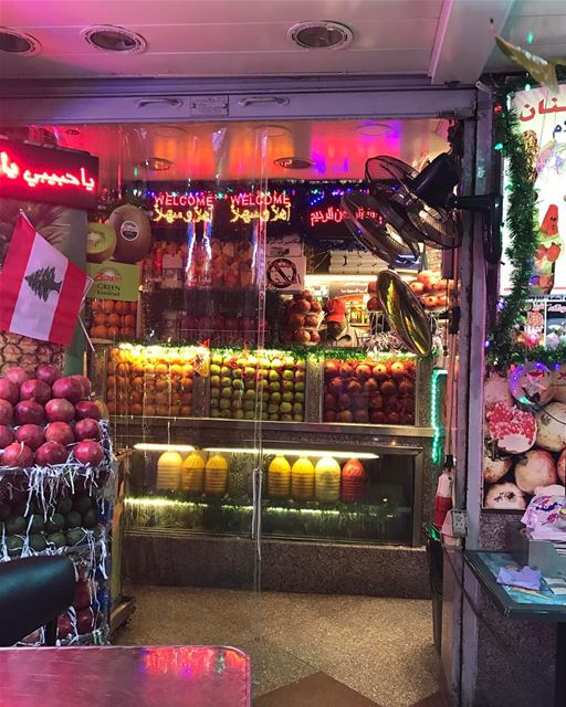 min ja3belo cocktail 3ala fweke?😍  beirut  lebanon ...