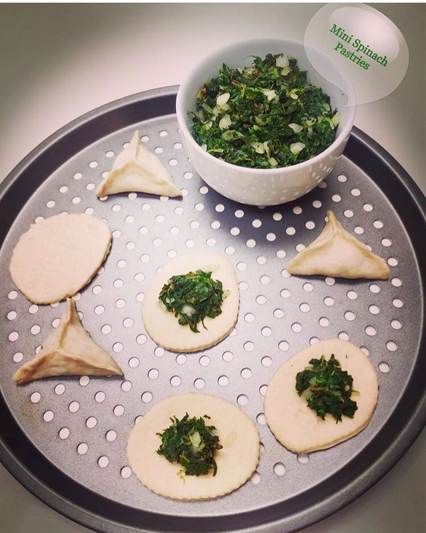 Mini yummy fresh spinach pastries filled with fresh spinach ,onions and...