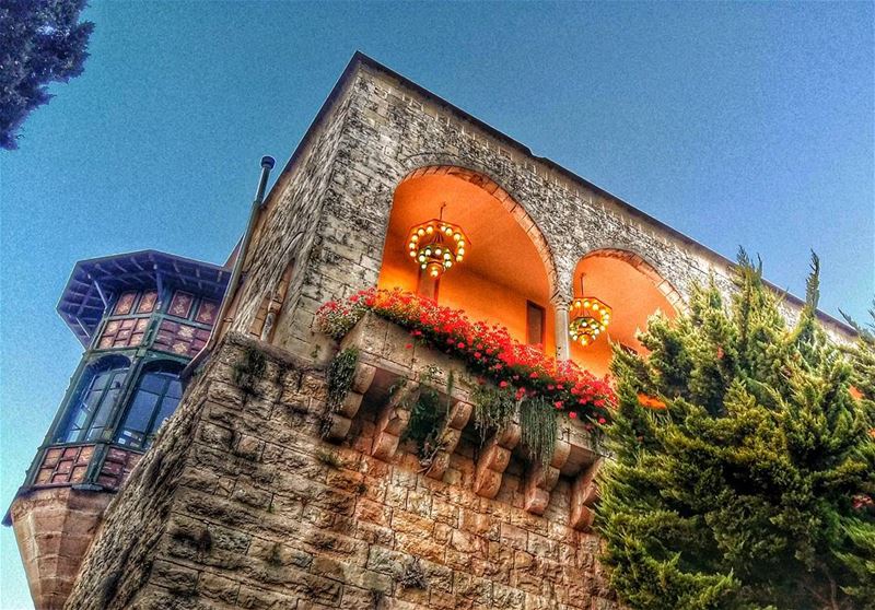  miraminpalacehotel  old  ancient  construction  trees  plantedwalls ... (Mir Amin Palace Hotel)