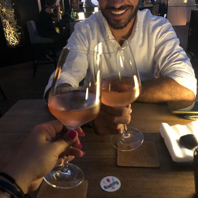Missing this badly🤦‍♀️ the glass of wine i mean 😂😂😂 haha🙈🙈 a perfect... (Four Seasons Hotel Beirut)