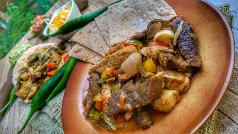 Mixed Fajitas and Hindbe M2aleye for lunch today at Em's. Give us a call ☎️ (Em's cuisine)