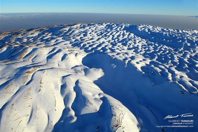 "Mon Liban est fait de veillées d’hiver choyées par le feu de l’âtre, drapé (Mount Sannine)