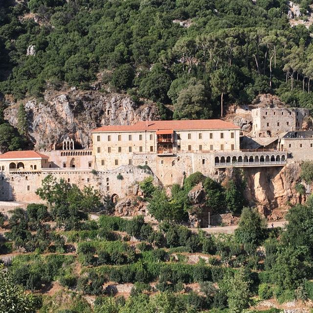 Monastery of Qozhaya  Lebanon  lebanoninapicture ... (Monasterio de Qozhaya)