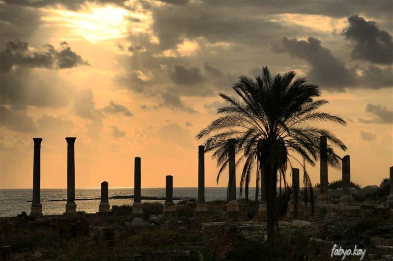  monday afternoon tyrepage ig_lebanon  lebanonspotlights sunsetporn... (Tyre-Sour At Beach)