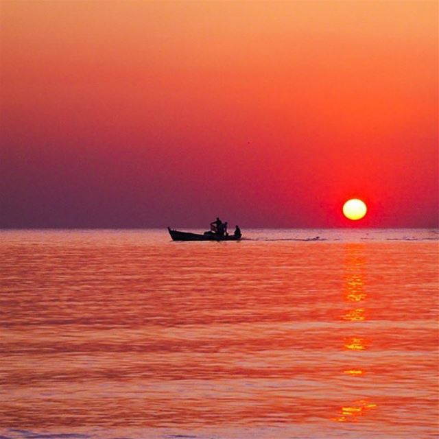 Monday ✅ fiery skies over dreamy Byblos, Lebanon 🇱🇧 incredible sunset... (Byblos, Lebanon)