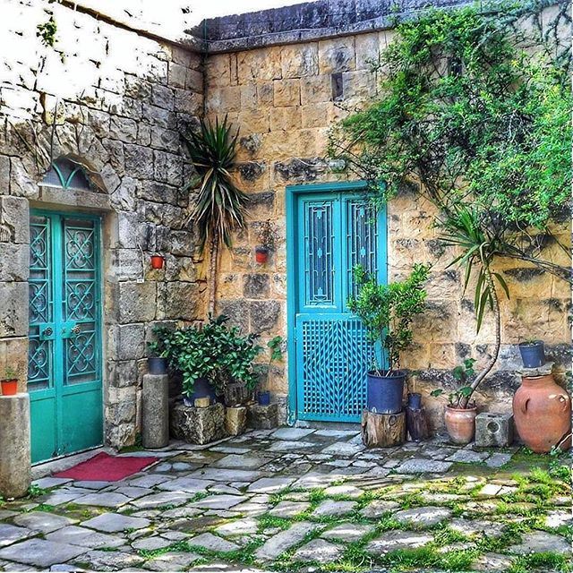 Mondays are for beitsetteh and today's pick is this beautiful photo taken by @lanaudi ! If you too have come across things like these, share your photo and tag it with beitsetteh lebanonbyalocal chouf lbl (Lebanon, Chouf)
