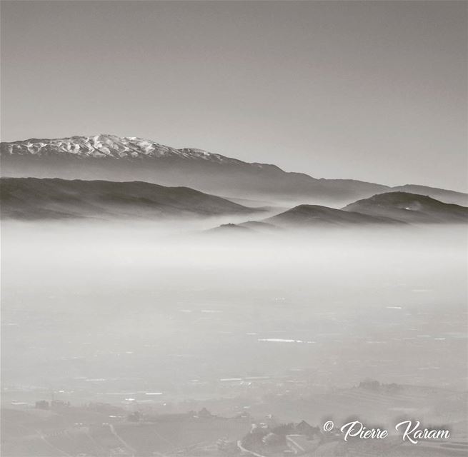  monochrome  fog cloudy  sky  snowy  mountain   nature...