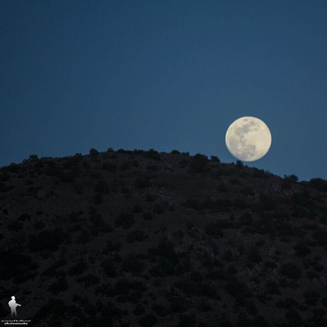 moon Photo session 😂 😃 moon  chouf  jbaa  lebanon ptk_lebanon ... (Chouf)