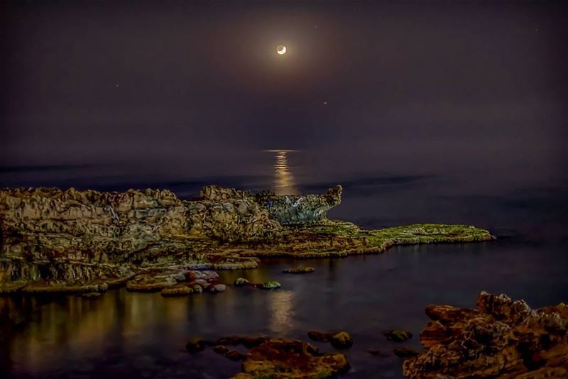 Moon reflection ... lebanon  batroun  kfarabida  ig_lebanon ... (Kfarabida Batroun)