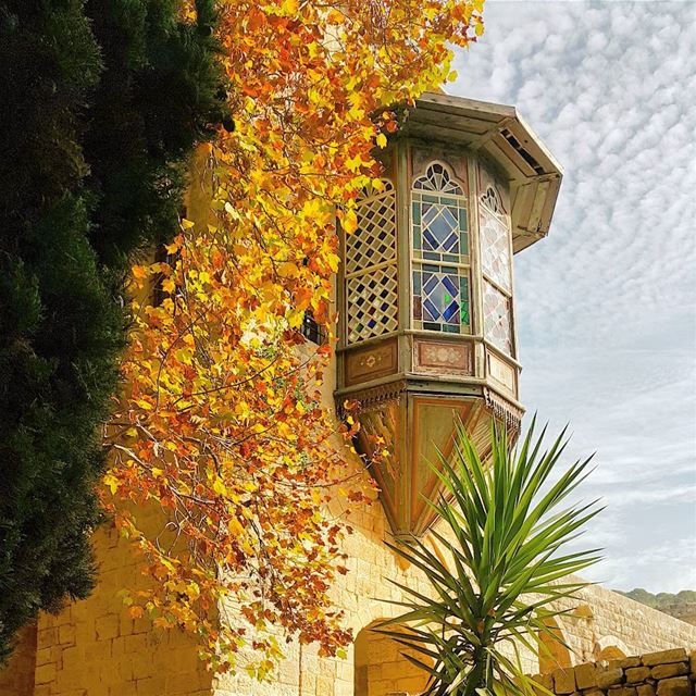 Morning 💛💚 .............. exploreeverything  wanderlust ... (Beiteddine Palace)