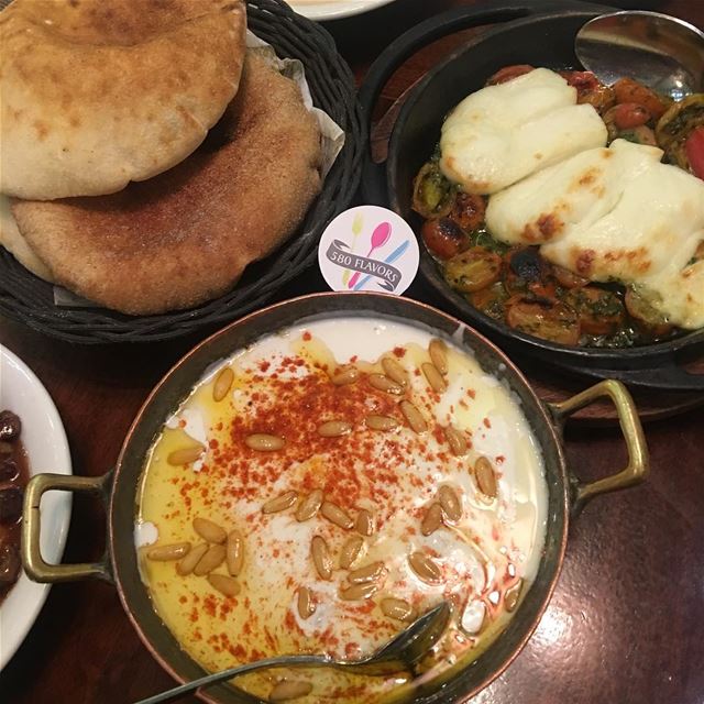 Morning fatteh and grilled halloumi 😍🤤🤤 @krunfullebnen  dbayeh ...... (Kronfol)