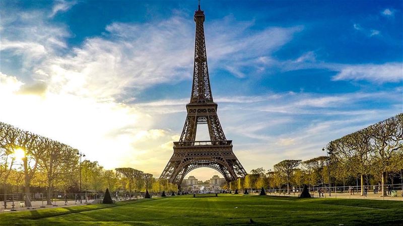 Morning 🌼🌸🌷 france  france🇫🇷  paris  paris🇫🇷  toureiffel ... (Champ de Mars)