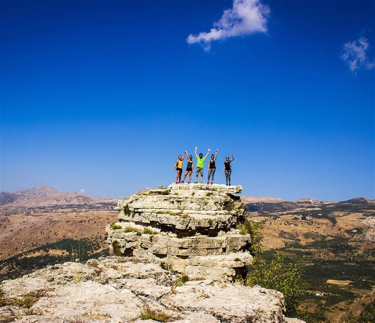 Morning hike with Haig 👭👦🏼👭💚.. earthpix  earthofficial ... (Saydet Akoura)
