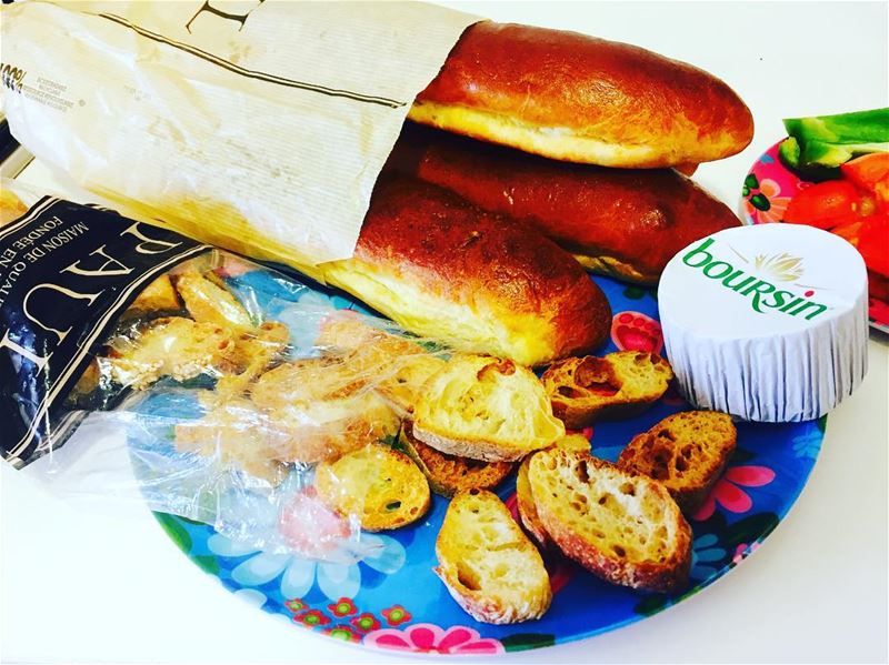  morning home chezpaul paullebanon bread breakfast breakfastlover... (El Saifi, Beyrouth, Lebanon)