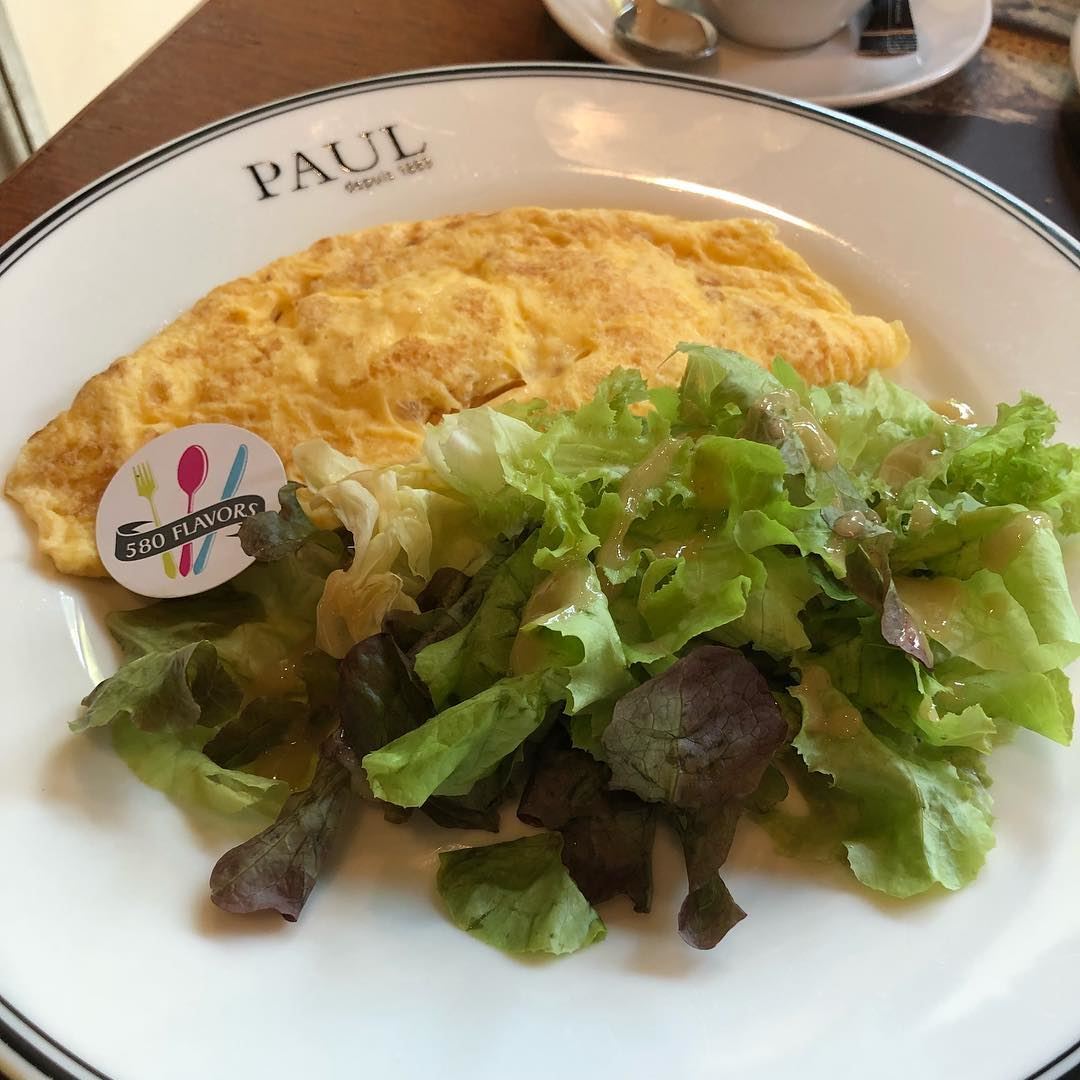 Morning omelette 🍳 @paularabia  ghazir ... 580flavors  lebanesefood ... (Paul)