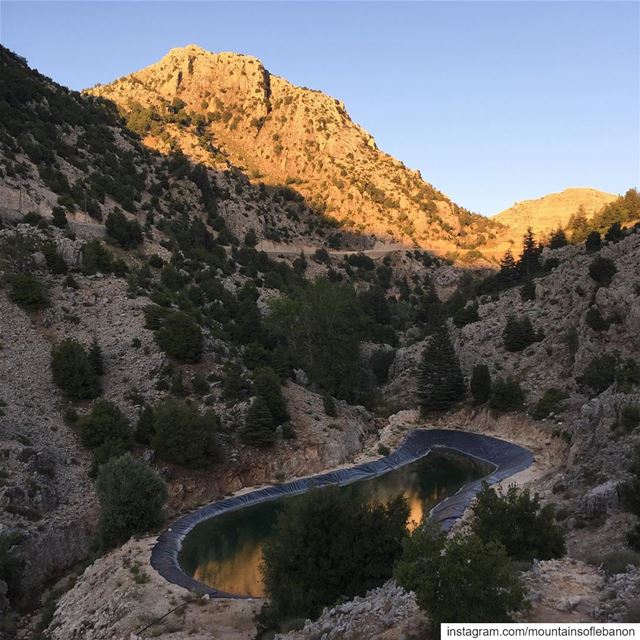 Morning or Evening sun kissed (Jabal) Qarn Hafroun. There is a lively... (Ehmej, Mont-Liban, Lebanon)