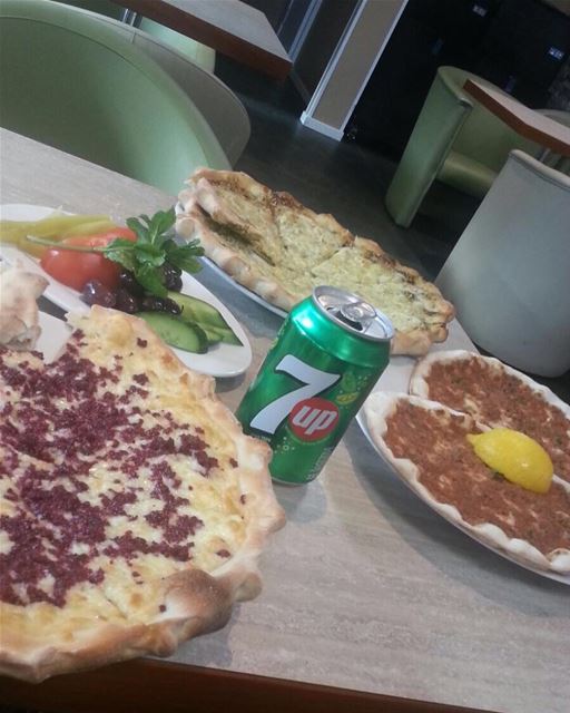 Morning people 😍Mana2ish o lahm b 3ajin 🔥 lebanese_in_sweden ... (4season)