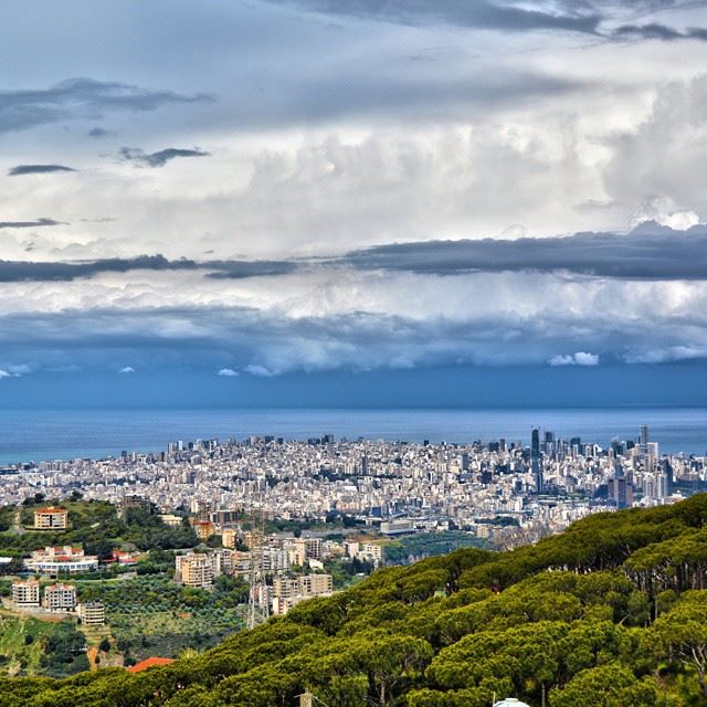 Morning Thunderstorm approaching to Beirut....