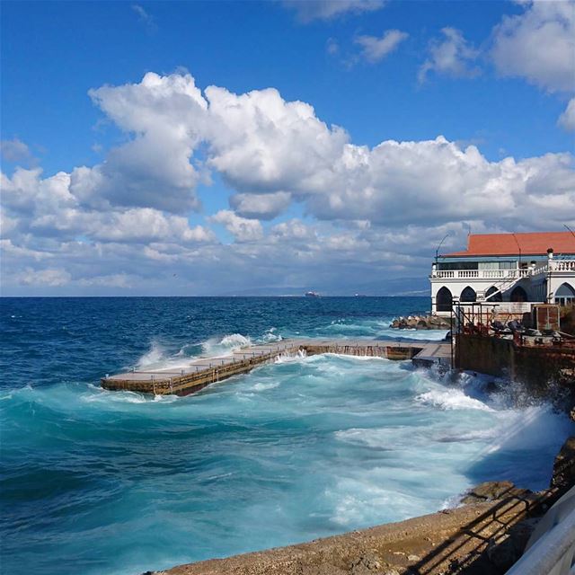 Morning Walk 🚶By @mikekrayem  CornicheBeirut  AinElMrayseh  Beirut ... (عين المريسة)