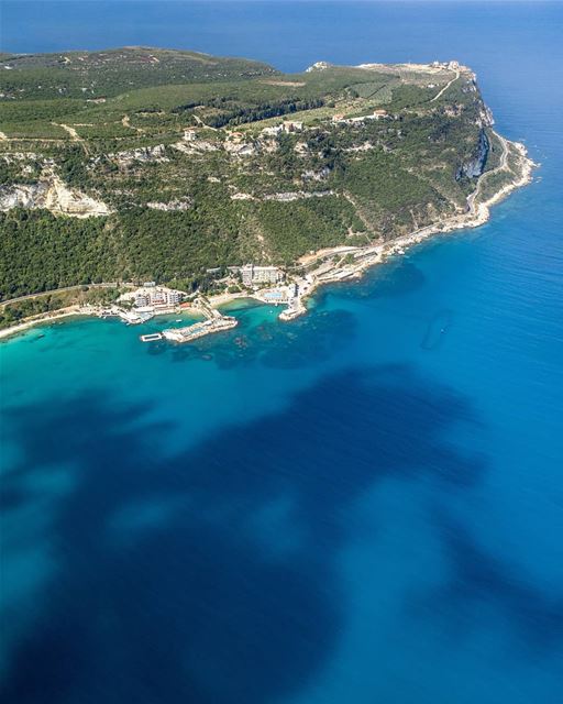 Mountain Island ⛰️... hamat  batroun  lebanon  dji  drones  quadcopter... (Hamâte, Liban-Nord, Lebanon)