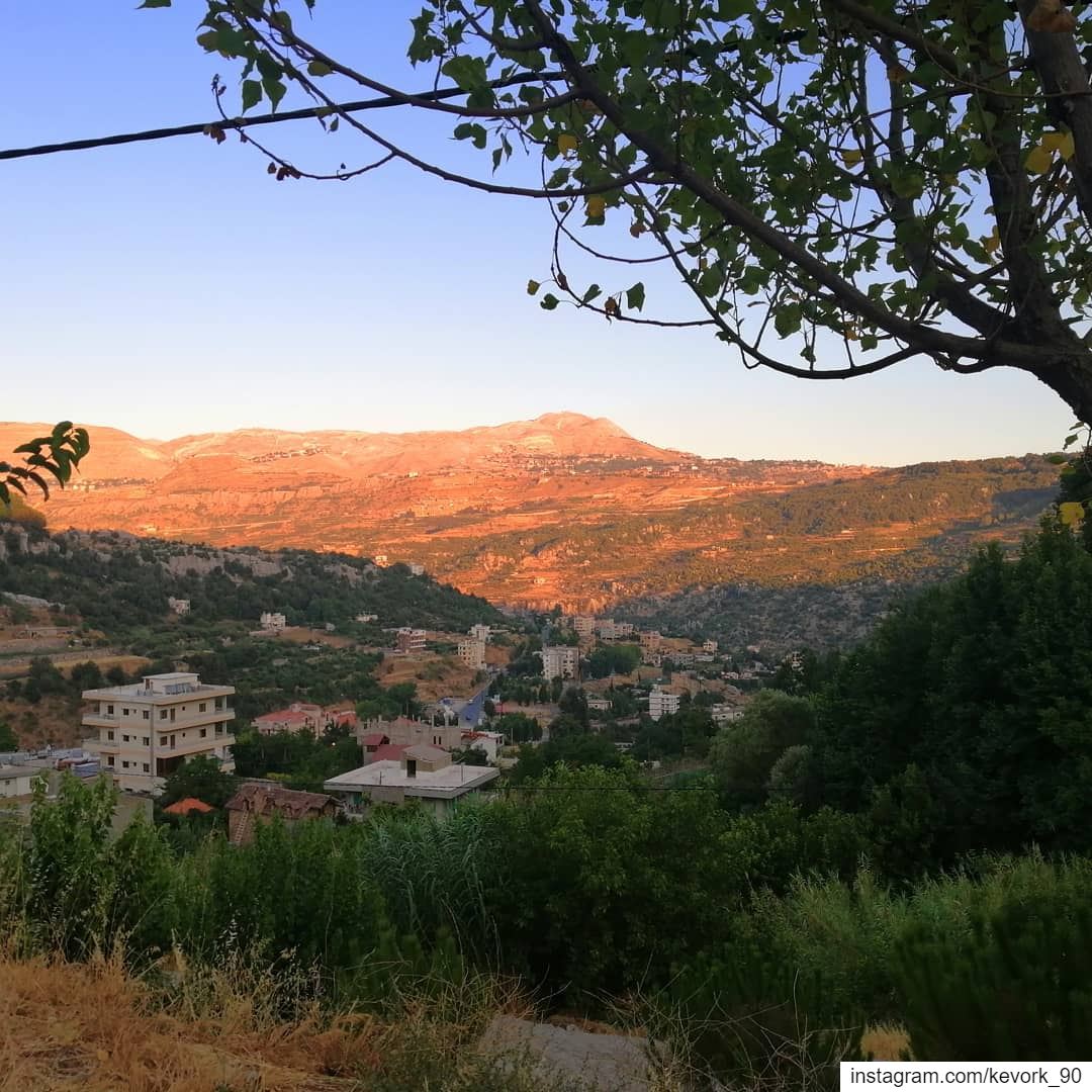 🌄... mountains  sunset_lovers  photooftheday  natgeo  naturewalk ... (Mayruba, Mont-Liban, Lebanon)
