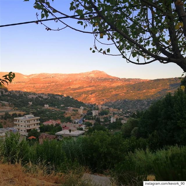 🌄... mountains  sunset_lovers  photooftheday  natgeo  naturewalk ... (Mayruba, Mont-Liban, Lebanon)