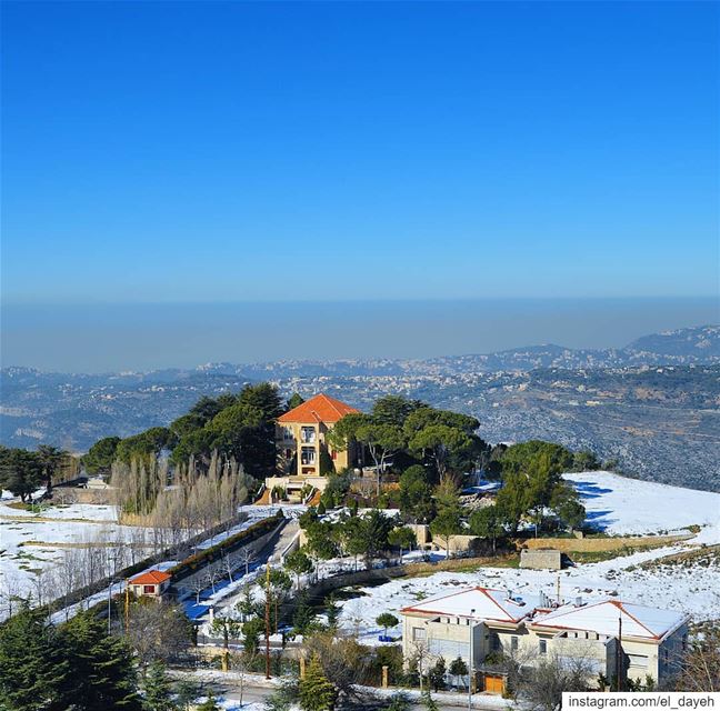 🇱🇧😍❄❄ mountains white green  wintertime  snow  naturelover  mypassion ... (Sawfar, Mont-Liban, Lebanon)