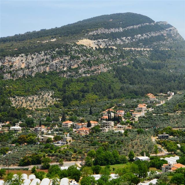 😍😍🇱🇧🇱🇧 mountainsoflebanon  village lifeisgood  beautyofnature ... (Lebanon)