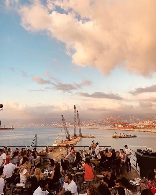 Muitos rooftops de Beirute abrigam bares, pubs e boates modernas e muito... (Iris Beirut)