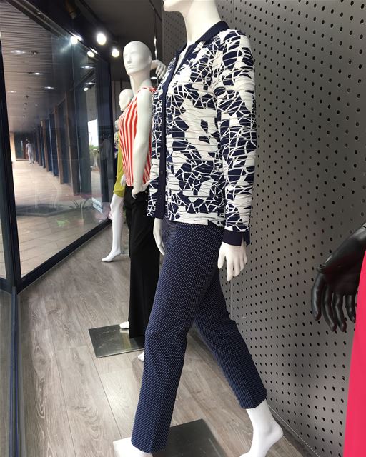 Must have a navy color suit DailtSketchLook 398 shopping  italian ... (Er Râbié, Mont-Liban, Lebanon)