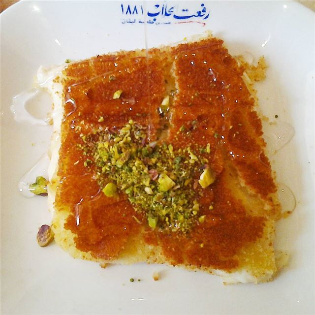 My best kind of breakfast: Knefeh bjebneh.Good morning sweet-lovers!...