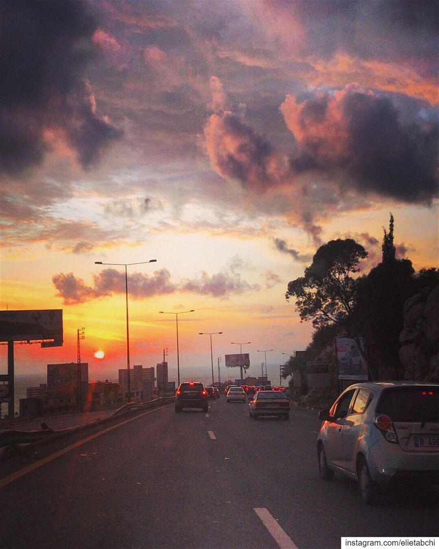 My daily magic hour 😍  lebanon  jounieh  sarba  casinoduliban  sunset ... (Casino du Liban)