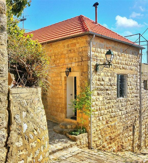 My dream house ❤ lebanon  nature  naturelovers  natureporn  landscape ... (Dayr Al Qamar, Mont-Liban, Lebanon)